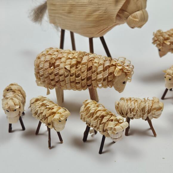12  Czech Republic Corn Husk pieces- Horse, two adult sheep and 9 baby sheep - Picture 7 of 7